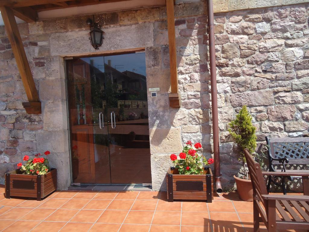 Montanes Hotel Сантилана дел Мар Екстериор снимка